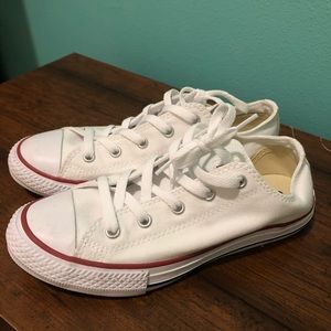 White low top chuck Taylor’s